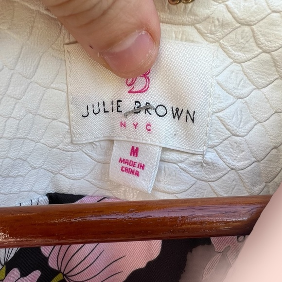 JB by Julie Brown NYC White Textured Trench with Daisy Buttons and Tie Size M - Picture 8 of 13